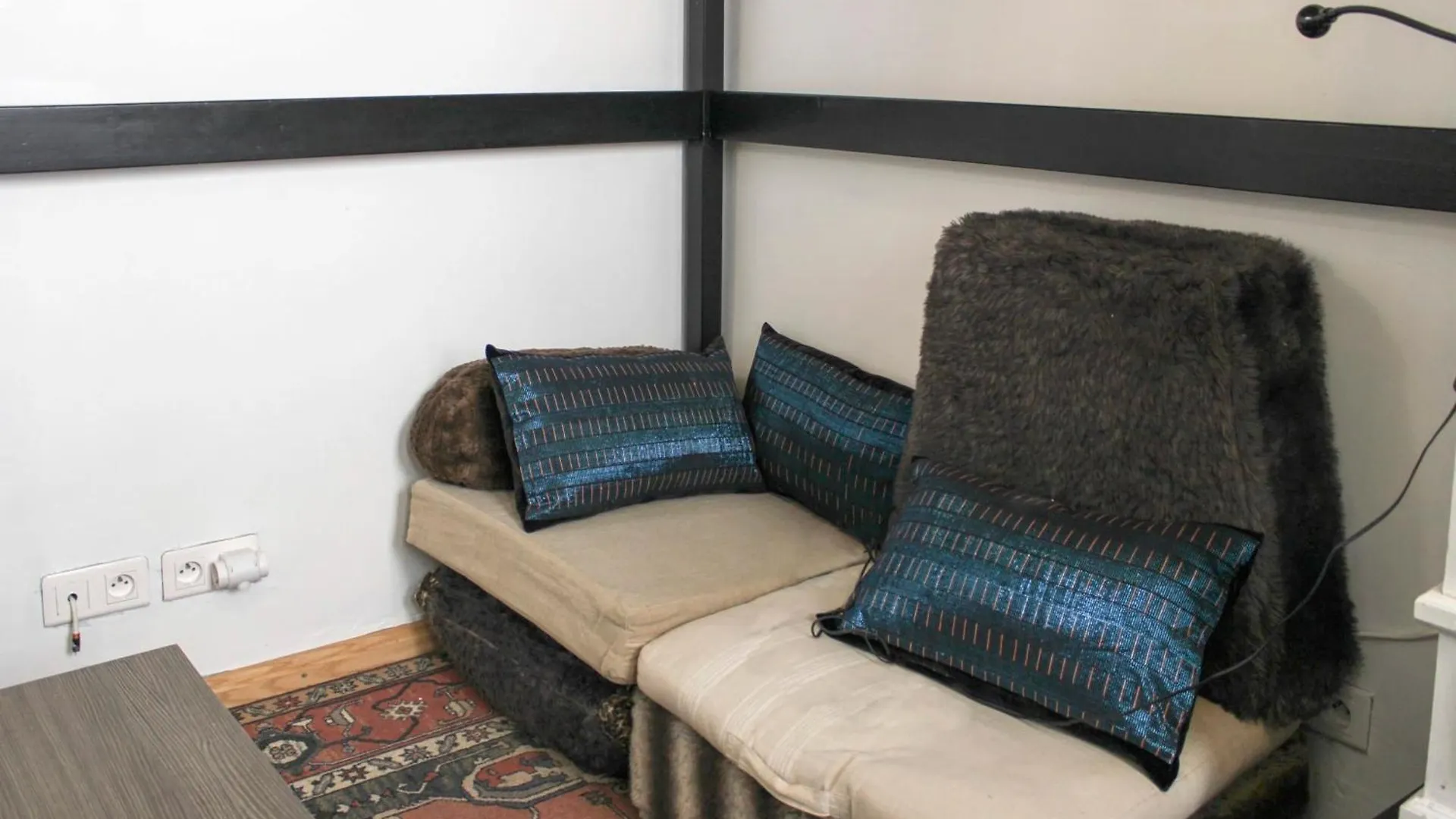 Beautiful Parisian Studio Near Palais Garnier France